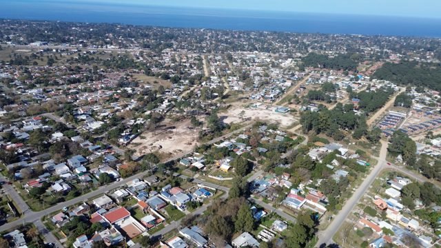 Vista aérea del desarrollo y su entorno, Aires de Lomas, fotografía 4