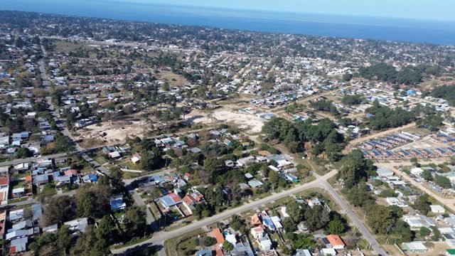 Vista aérea del desarrollo y su entorno, Aires de Lomas, fotografía 5